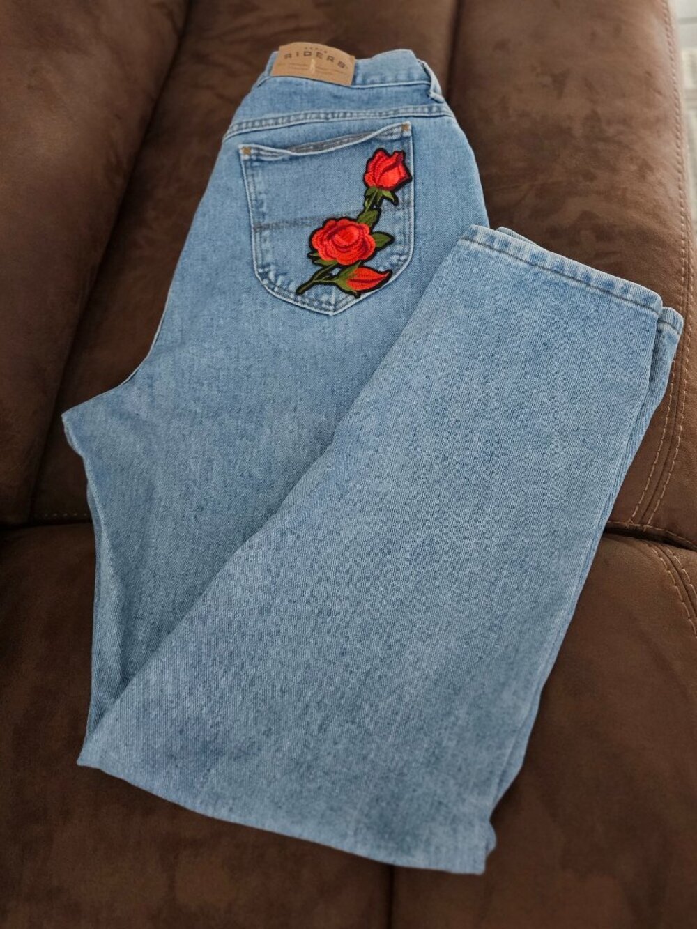 J. Crew Denim high-waisted vintage Jeans sz 34 detailed w/a red embroidered rose